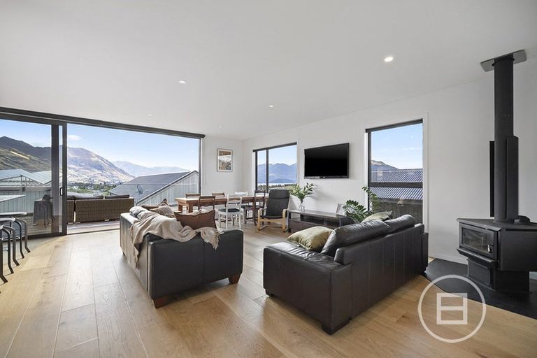 Photo of property in 18 Scurr Terrace, Wanaka, 9305