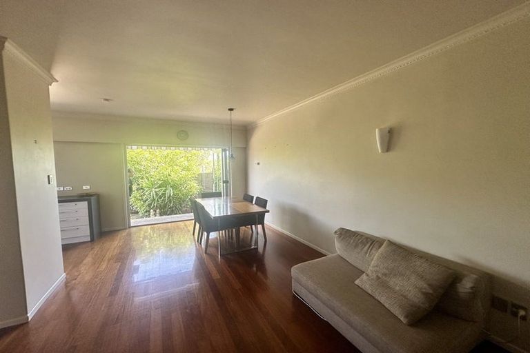 Photo of property in 28 Muritai Crescent, Havelock North, 4130