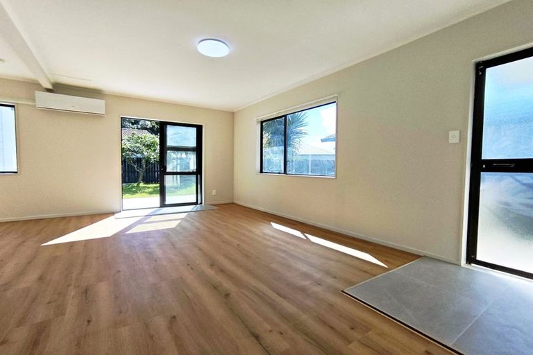 Photo of property in 2/4 Martha Lane, Weymouth, Auckland, 2103