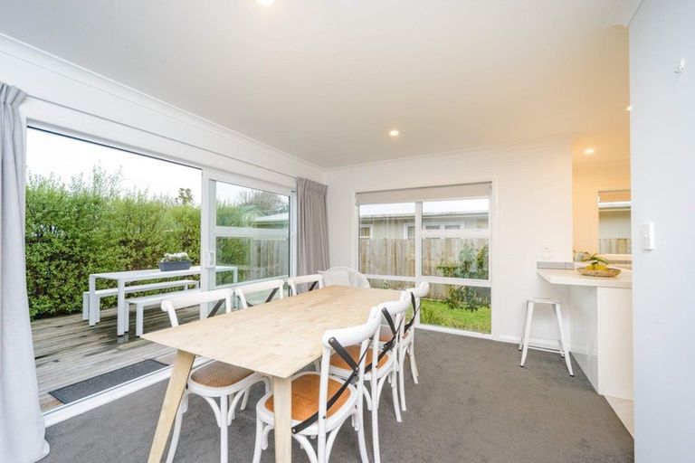 Photo of property in 2b Alton Place, Hokowhitu, Palmerston North, 4410