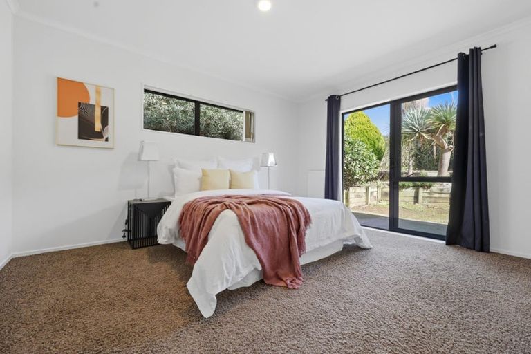 Photo of property in 35 Peninsula Road, Mangere, Auckland, 2022