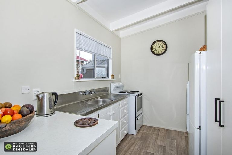 Photo of property in 76 George Street, Hikurangi, 0114