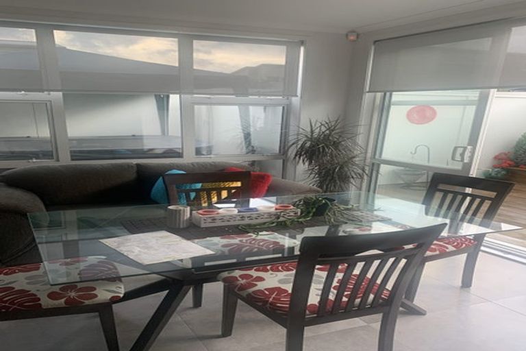 Photo of property in 73 Karepiro Drive, Stanmore Bay, Whangaparaoa, 0932