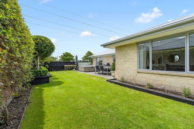 Photo of property in 16a Dunsford Close, Halswell, Christchurch, 8025