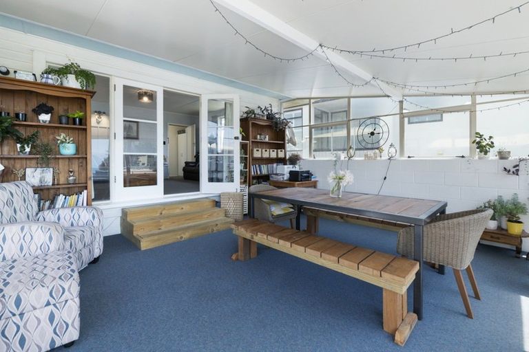 Photo of property in 1017 Papamoa Beach Road, Papamoa Beach, Papamoa, 3118