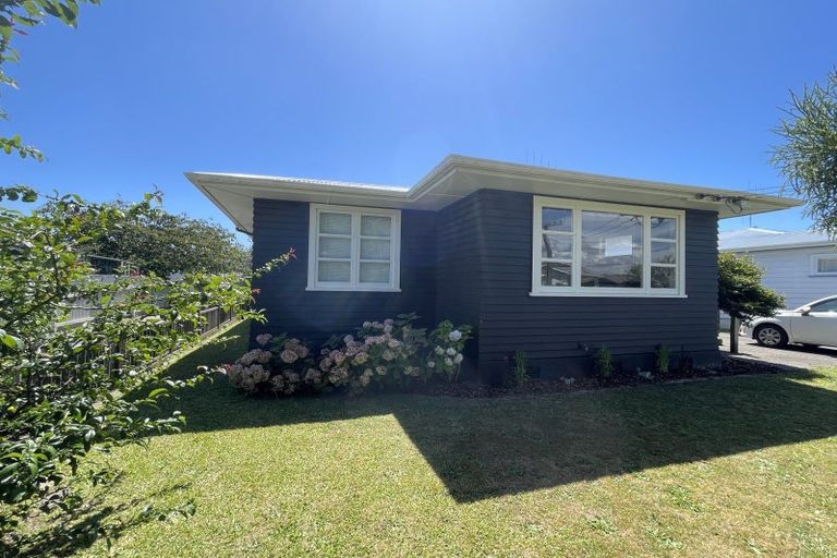 Photo of property in 35 Aotaki Street, Otaki, 5512