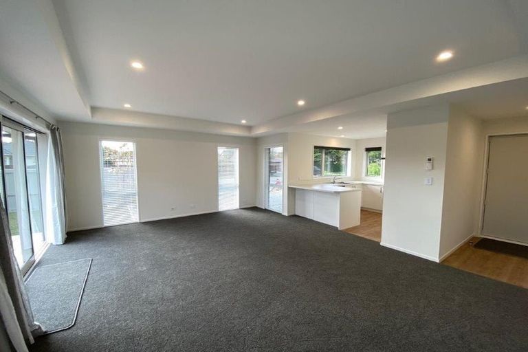 Photo of property in 1/230 Grahams Road, Burnside, Christchurch, 8053