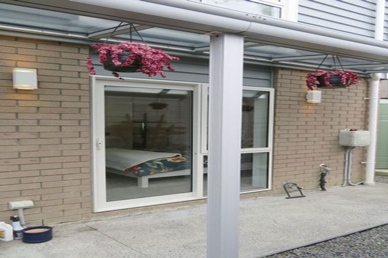 Photo of property in 25a Pupuke Road, Birkenhead, Auckland, 0627