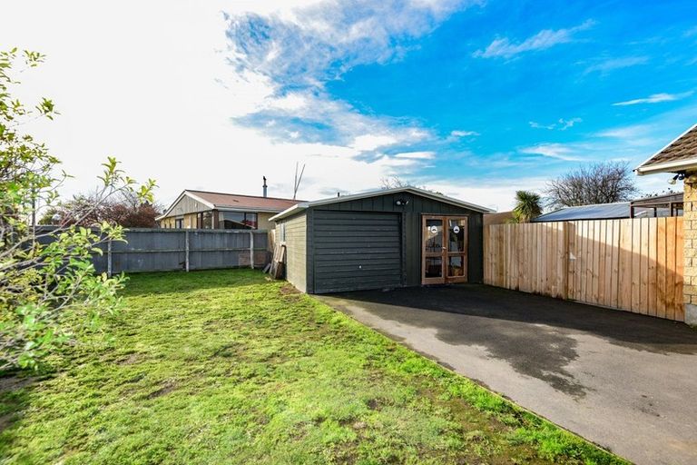 Photo of property in 15 Woodlands Place, Aranui, Christchurch, 8061