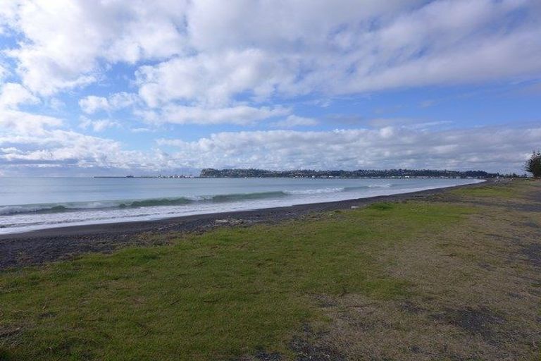 Photo of property in 2/64 The Esplanade, Westshore, Napier, 4110