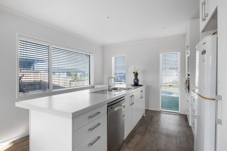 Photo of property in 22 Oka Street, Papamoa Beach, Papamoa, 3118