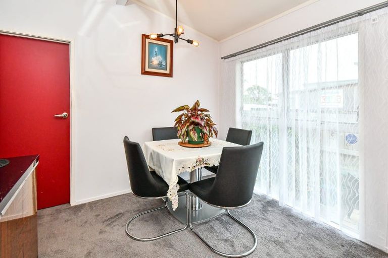 Photo of property in 43 Burundi Avenue, Clendon Park, Auckland, 2103