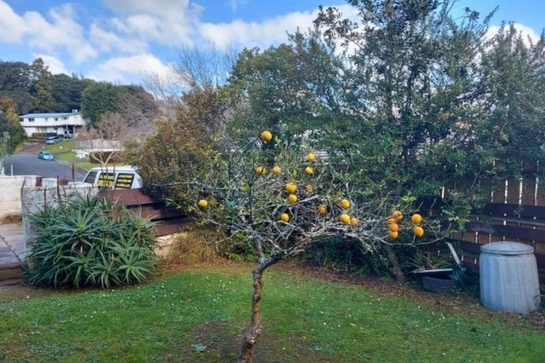 Photo of property in 2/37 Simon Ellice Drive, Bayview, Auckland, 0629