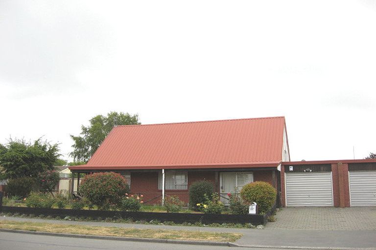 Photo of property in 2 Branksome Place, Parklands, Christchurch, 8083