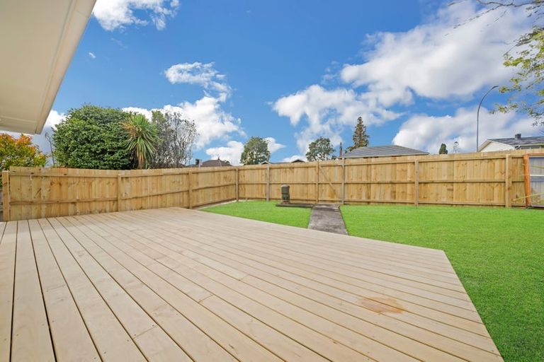 Photo of property in 97 Barrys Road, Glendene, Auckland, 0602