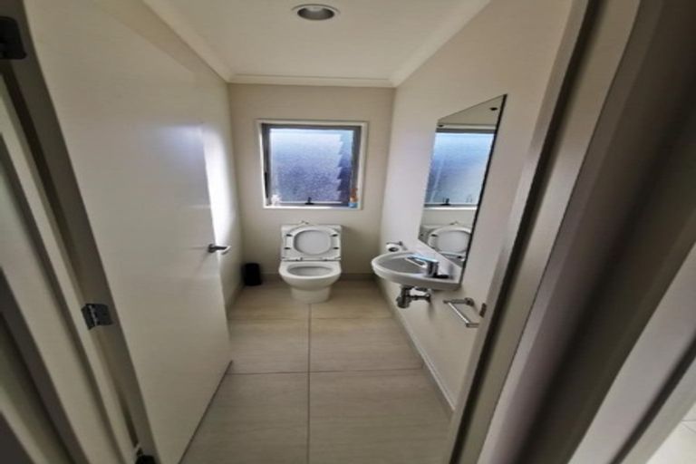 Photo of property in 12 Creda Road, Wattle Downs, Auckland, 2103