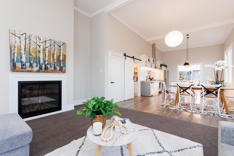 Photo of property in 10 Stewart Street, Marton, 4710