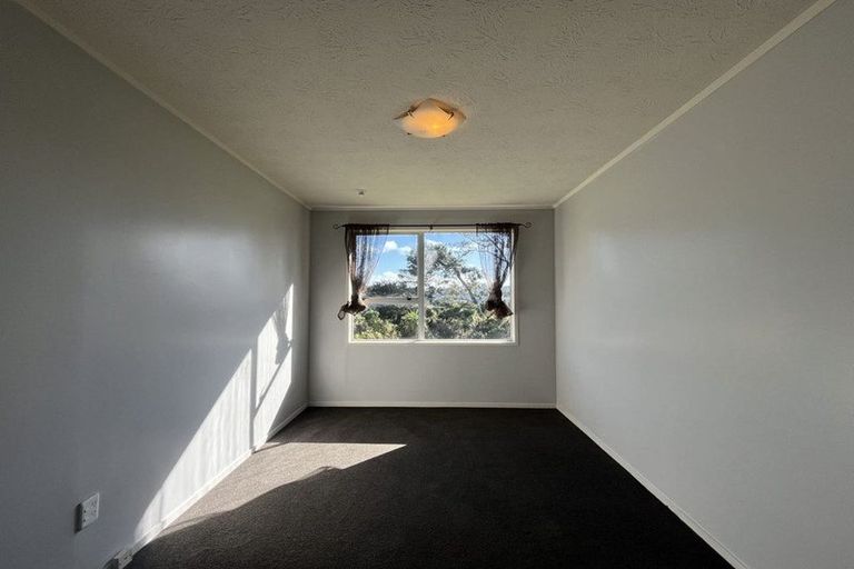 Photo of property in 13 Adam Sunde Place, Glen Eden, Auckland, 0602