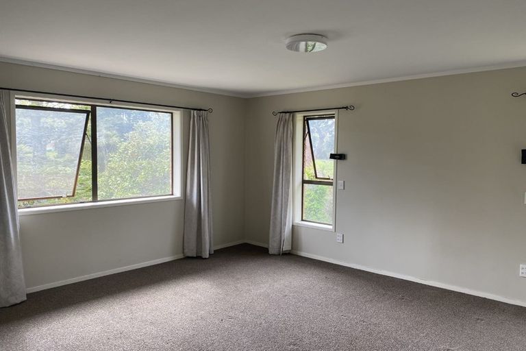 Photo of property in 121 Chamberlain Road, Massey, Auckland, 0614