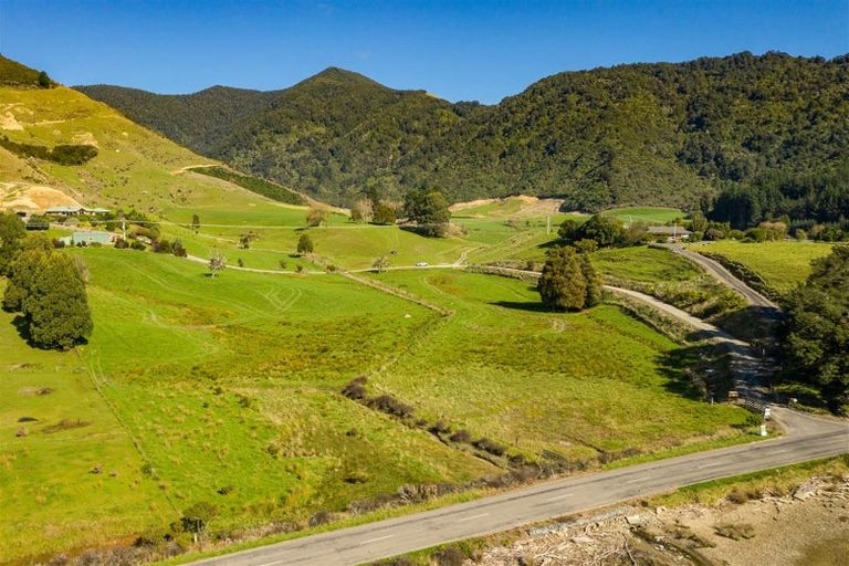 Photo of property in Queen Charlotte Drive, Linkwater, 7281