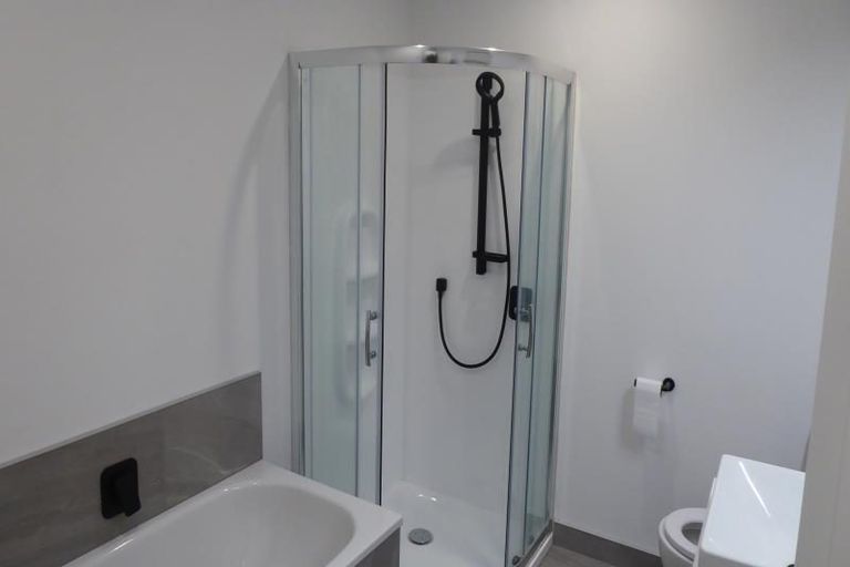 Photo of property in 4f Regent Street, Newtown, Wellington, 6021