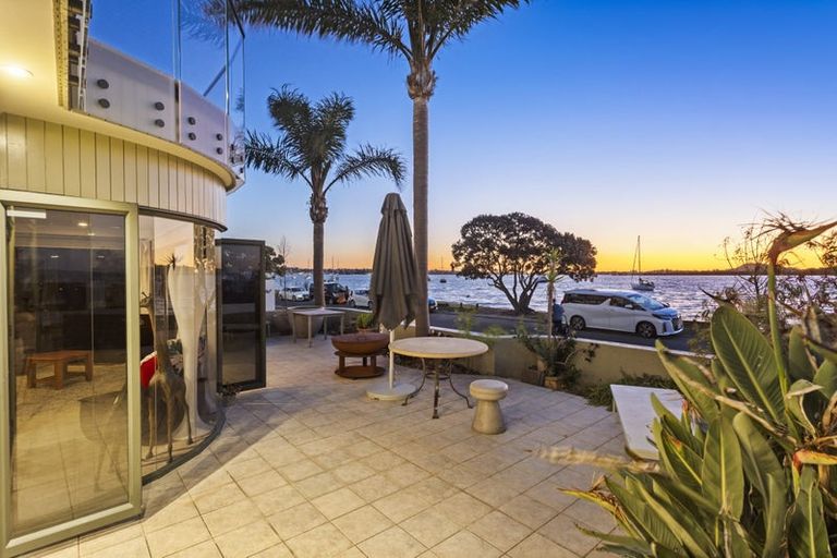 Photo of property in 14 The Parade, Bucklands Beach, Auckland, 2012