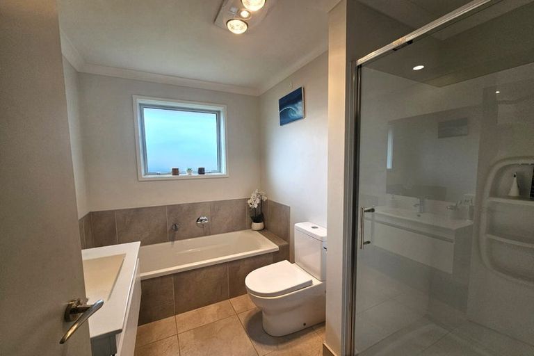 Photo of property in 1 Jeffs Way, Papamoa Beach, Papamoa, 3118