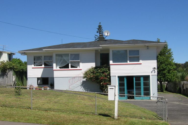 Photo of property in 55 Teal Crescent, Beach Haven, Auckland, 0626