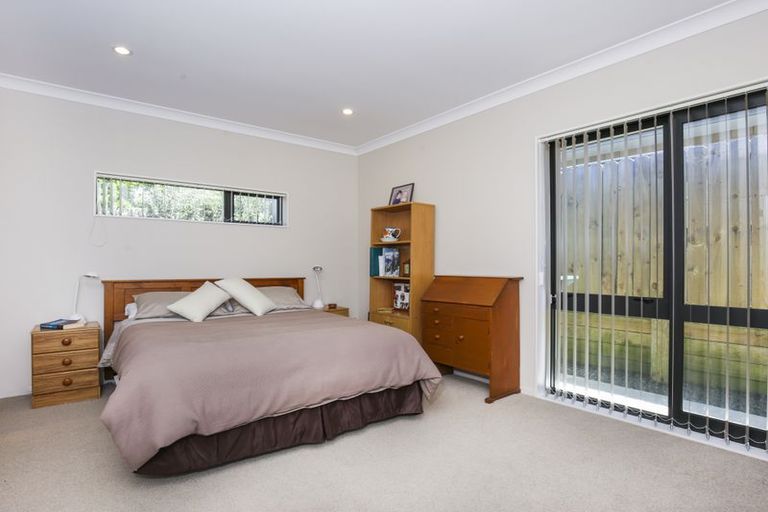 Photo of property in 14 Midhurst Avenue, Henderson, Auckland, 0612
