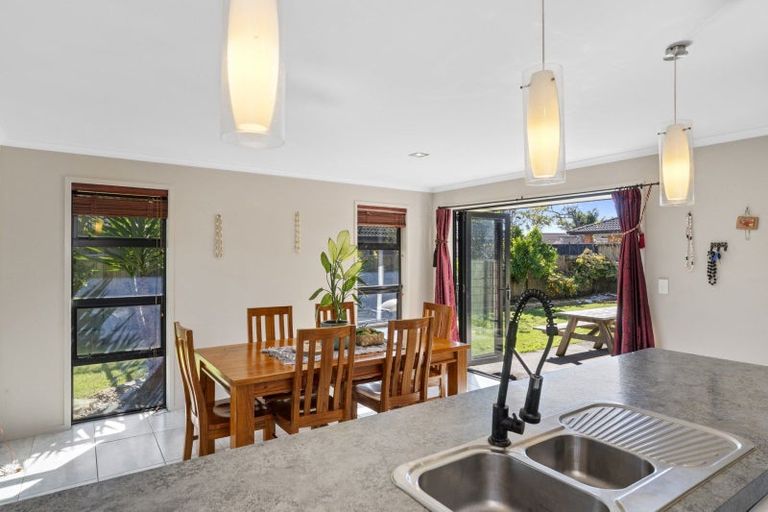 Photo of property in 6 Gina Way, Welcome Bay, Tauranga, 3112