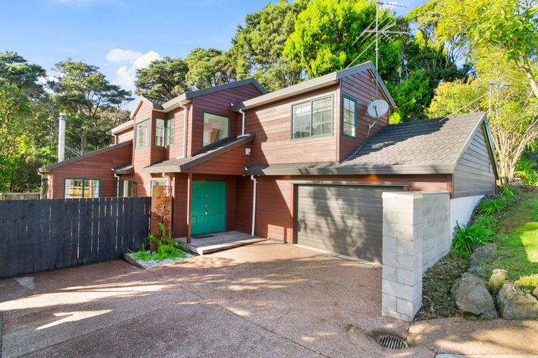 Photo of property in 23 Awhiorangi Promenade, Swanson, Auckland, 0816