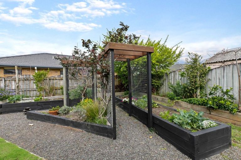 Photo of property in 32 Summerland Crescent, Papamoa Beach, Papamoa, 3118