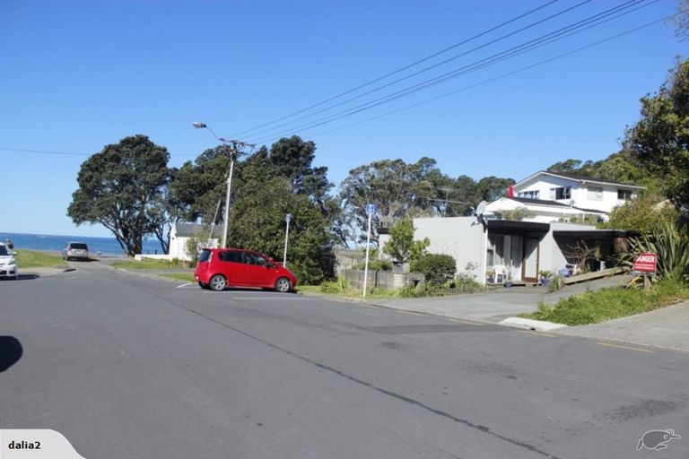 Photo of property in 6a Browns Bay Road, Rothesay Bay, Auckland, 0630