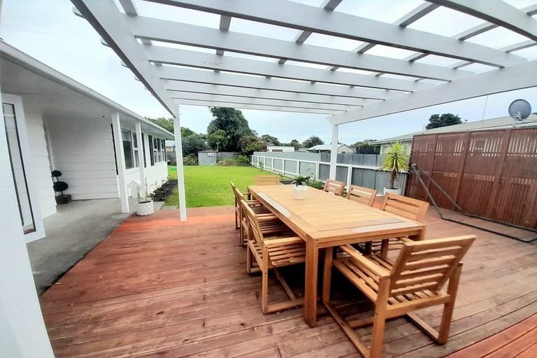 Photo of property in 28 Apollo Parade, Milson, Palmerston North, 4414