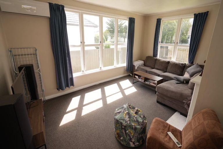Photo of property in 57a Crewe Crescent, Hokowhitu, Palmerston North, 4410