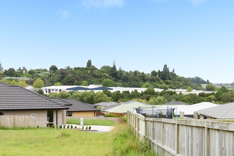 Photo of property in 27 Fairfax Crescent, Pyes Pa, Tauranga, 3112