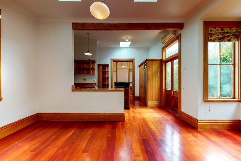 Photo of property in 145 Glenmore Street, Kelburn, Wellington, 6012