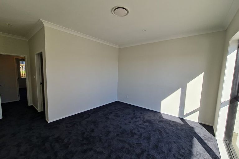 Photo of property in Queen Charlotte Drive, Aotea, Porirua, 5024