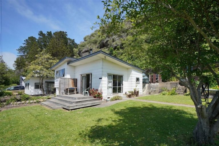 Photo of property in 38 Moody Street, Gore Bay, Cheviot, 7383
