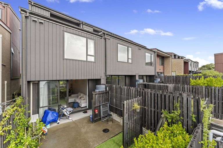 Photo of property in 20 Hobsonville Point Road, Hobsonville, Auckland, 0616