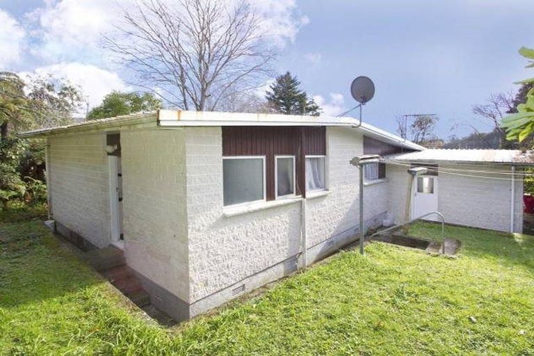Photo of property in 2/66 Hine Road, Wainuiomata, Lower Hutt, 5014