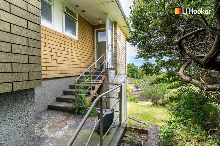 Photo of property in 15 Hanlon Street, Halfway Bush, Dunedin, 9010