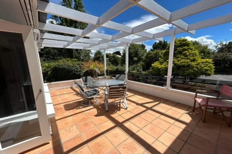 Photo of property in 27 Riverview Terrace, Fairfield, Hamilton, 3214