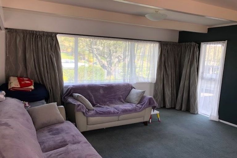 Photo of property in 88 Sheffield Road, Helensville, 0875