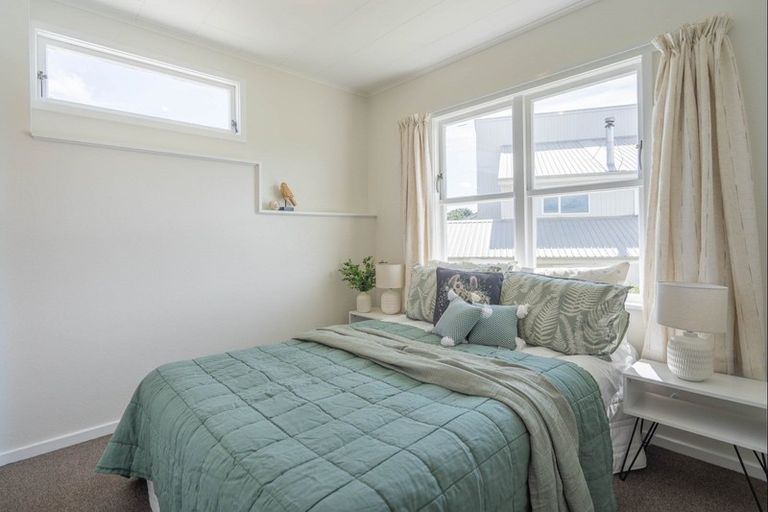 Photo of property in 2 Atua Street, Waikanae Beach, Waikanae, 5036