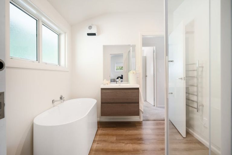 Photo of property in 14 Saint Andrews Hill Road, Mount Pleasant, Christchurch, 8081