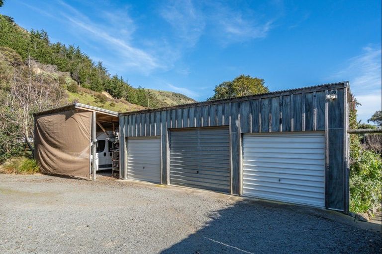 Photo of property in 1287 Okains Bay Road, Okains Bay, 7583