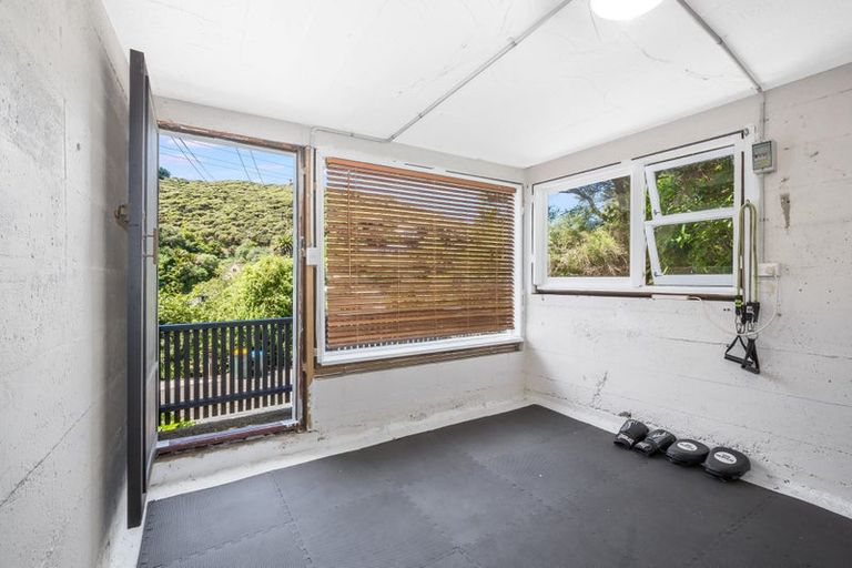 Photo of property in 63 Airlie Road, Plimmerton, Porirua, 5026