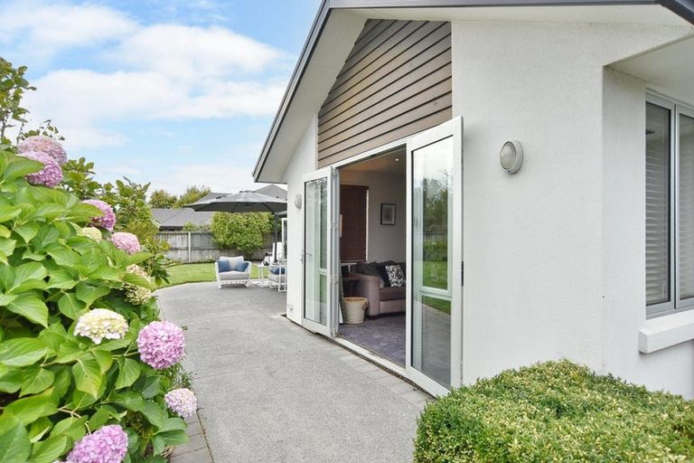 Photo of property in 9 Springside Place, Redwood, Christchurch, 8051