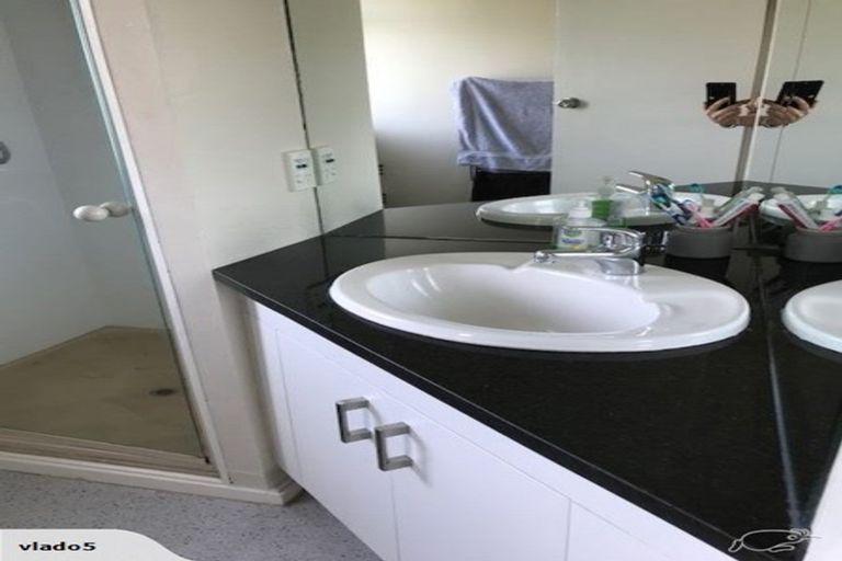 Photo of property in 1/80 Seaview Road, Castor Bay, Auckland, 0620